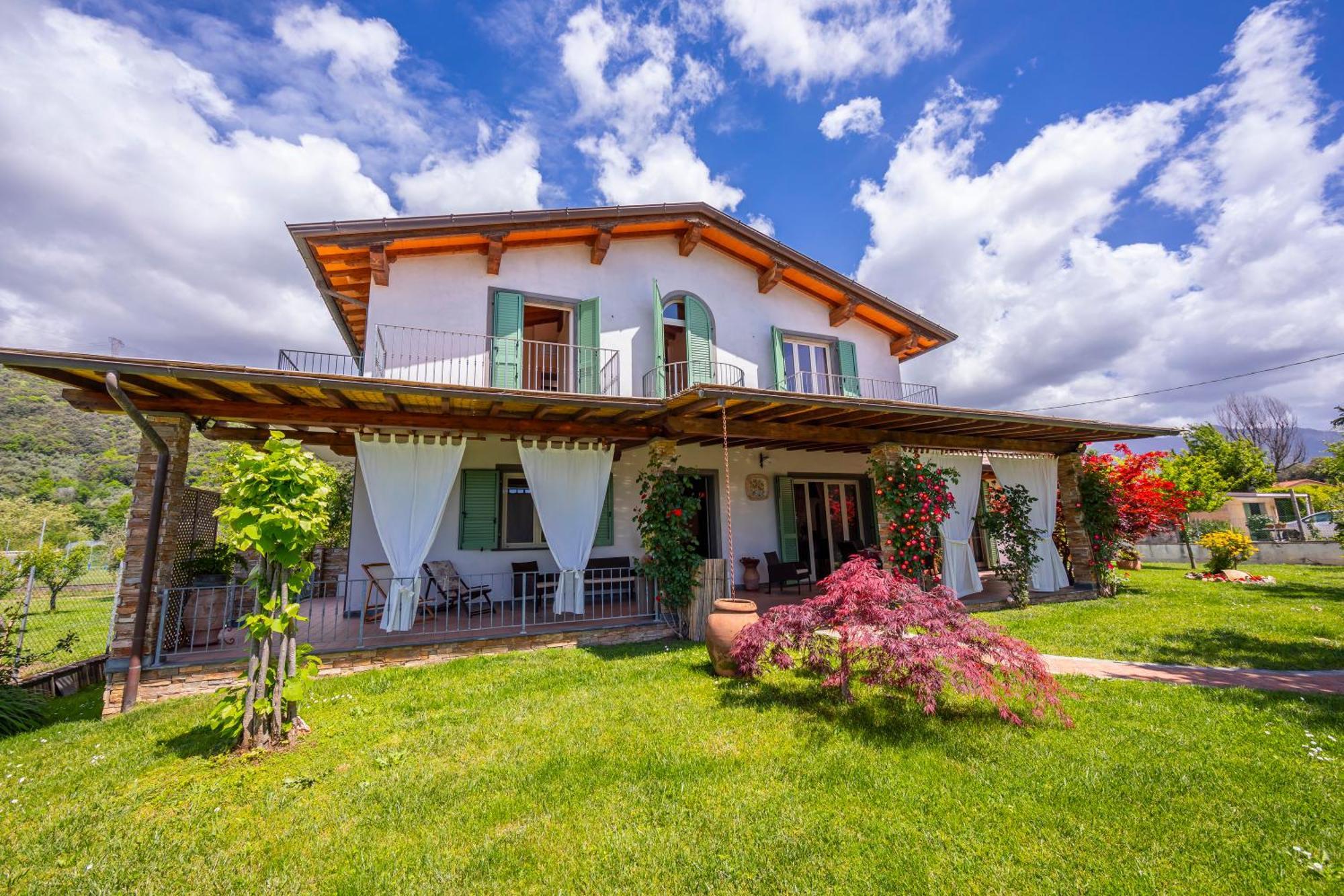 Villa Clara Few Km From The Sea - Happy Rentals Pietrasanta Eksteriør billede